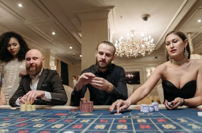 ba cây trực tuyến F8bet